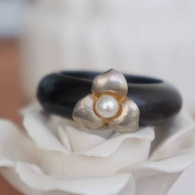 Natural elements: fragrant black ebony wooden ring with 925 sterling silver flower and freshwater pearl ring us size 8