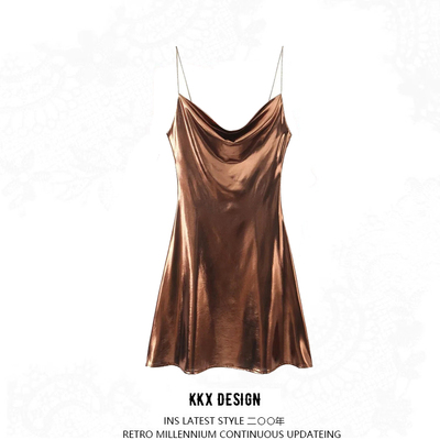 Fashionable low-neck backless metallic suspender dress - Thumbnail 4