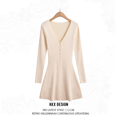 Single breasted short a-line long sleeve v-neck dress - Thumbnail 4
