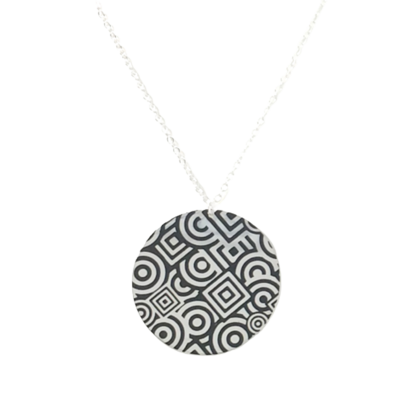 Geometric circle pendant necklace