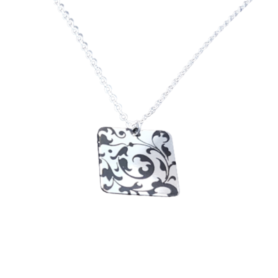 Vine flourish pendant necklace