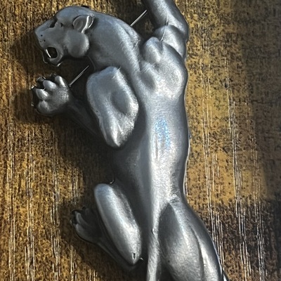 Vintage jaguar brooch in silver