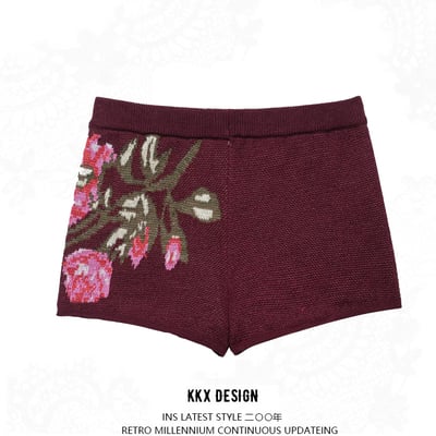 Rose appliqué knit shorts