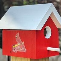 Cardinals Bird House - Thumbnail 1