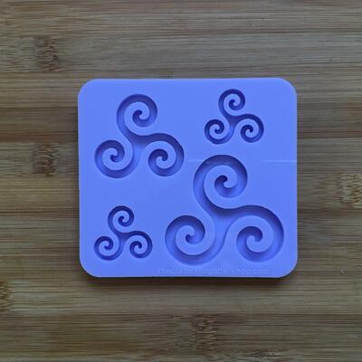 Triple spiral mold