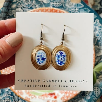 Hand painted earrings no.01