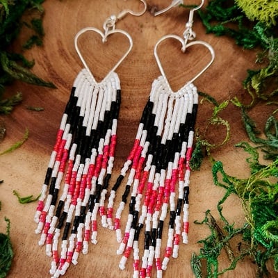 Beaded earrings w/silver plated heart hoops - Thumbnail 2