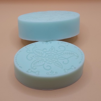 Teatree and peppermint goats milk soap. net wt. 2.9oz (84g)