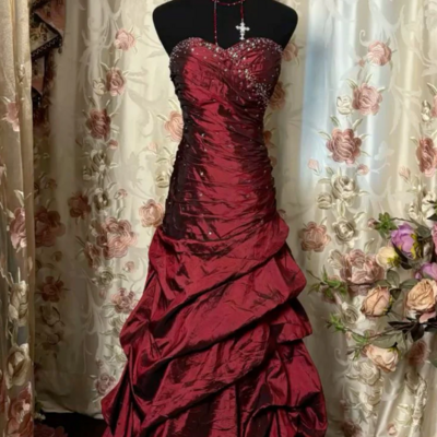 Elegant red shiny retro long layered ball gown evening dress - Thumbnail 1