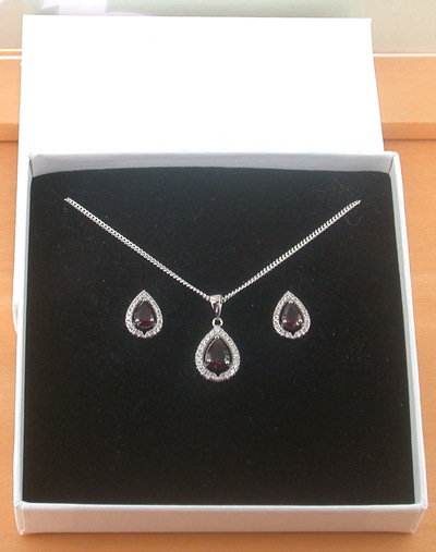 BOXED GIFT SET/Sterling Silver Garnet & Cz Pendant & 18" Silver Chain/Sterling Silver Garnet Necklace/Garnet Jewellery/Garnet Earrings/UK