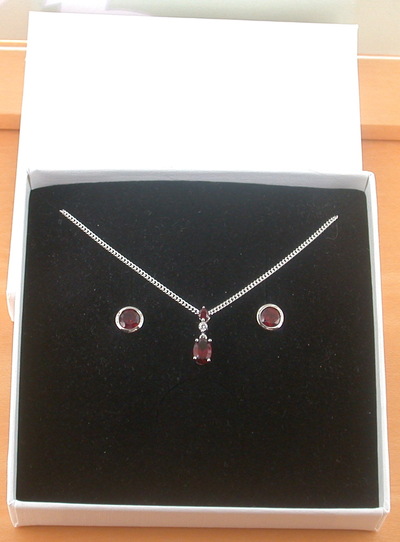 BOXED GIFT SET/Sterling Silver Garnet & Cz Pendant & Chain/Garnet Necklace/Garnet Jewellery/Garnet Jewelry/Garnet Earrings/UK