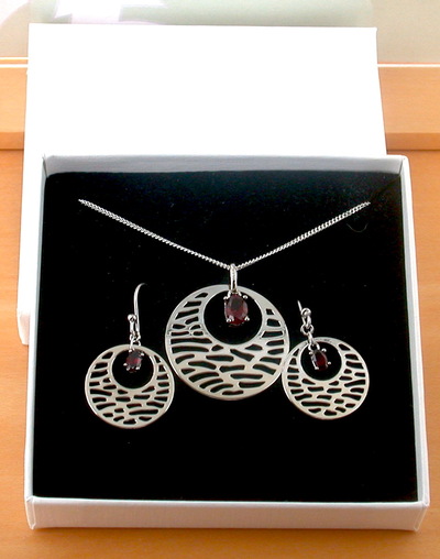 BOXED GIFT SET/Sterling Silver Garnet Boho Pendant & Chain/Garnet Necklace/Garnet Jewellery/Garnet Jewelry/Garnet Earrings/UK