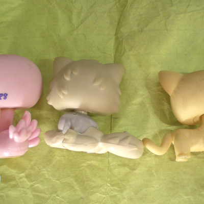 3 littlest pet shop figures - kittens and bird