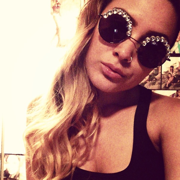 BLK ROUND SUNNIE WITH CRYSTALS