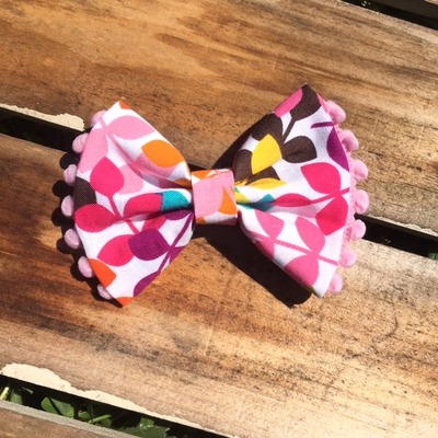The caroline pom-pom bow