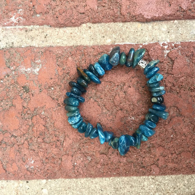 Blue apatite stretch bracelet - blue apatite bracelet - blue apatite jewelry - blue apatite - gemstone bracelet - stretch bracelet